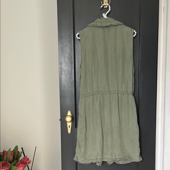 Max Jeans Khaki Green Vest - Picture 3 of 3